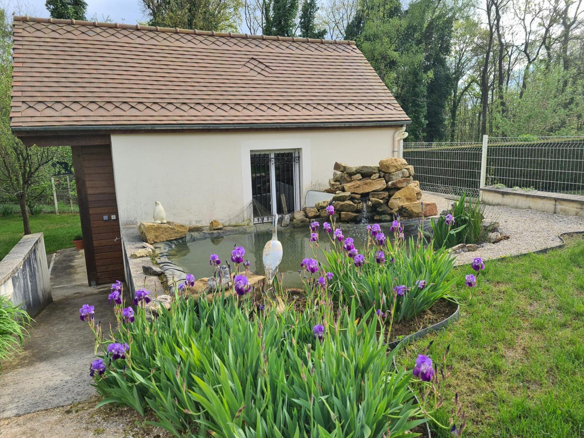 Apartamento Chez Jaja Et Phiphi Bourg-et-Comin Exterior foto
